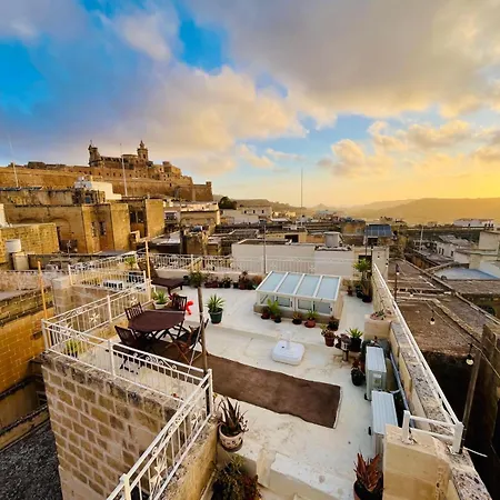 Knight's Place - Character Townhouse Below The Citadel بيت للعطل