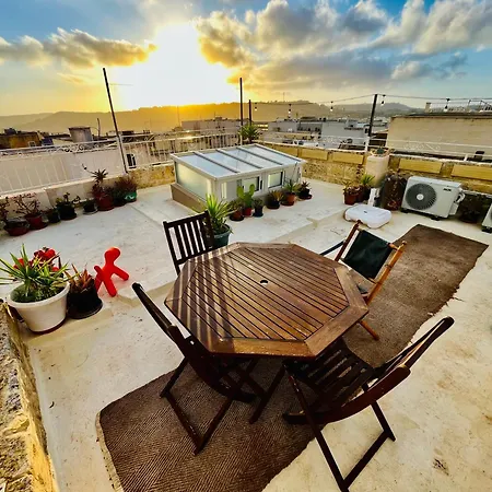 بيت للعطل Knight's Place - Character Townhouse Below The Citadel *