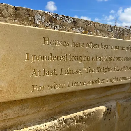 Knight's Place - Character Townhouse Below The Citadel بيت للعطل فيكتوريا