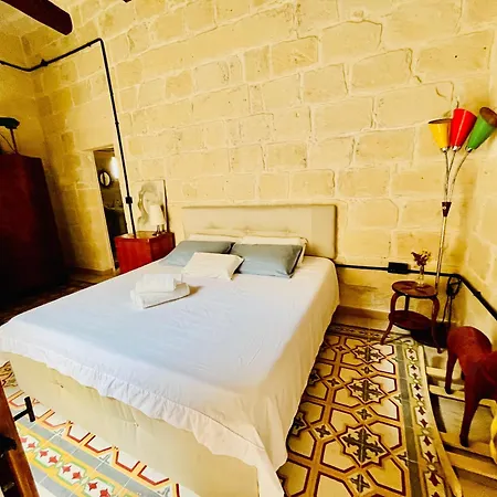 Knight's Place - Character Townhouse Below The Citadel بيت للعطل