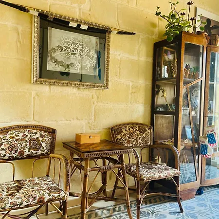 Knight's Place - Character Townhouse Below The Citadel بيت للعطل