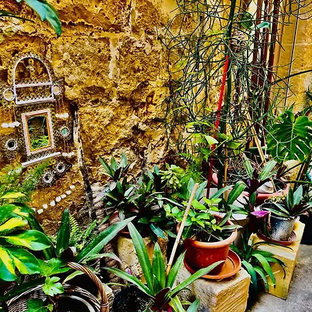 Knight's Place - Character Townhouse Below The Citadel بيت للعطل