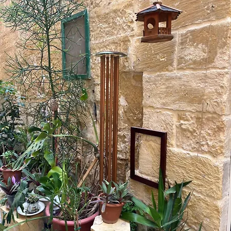 Knight's Place - Character Townhouse Below The Citadel بيت للعطل